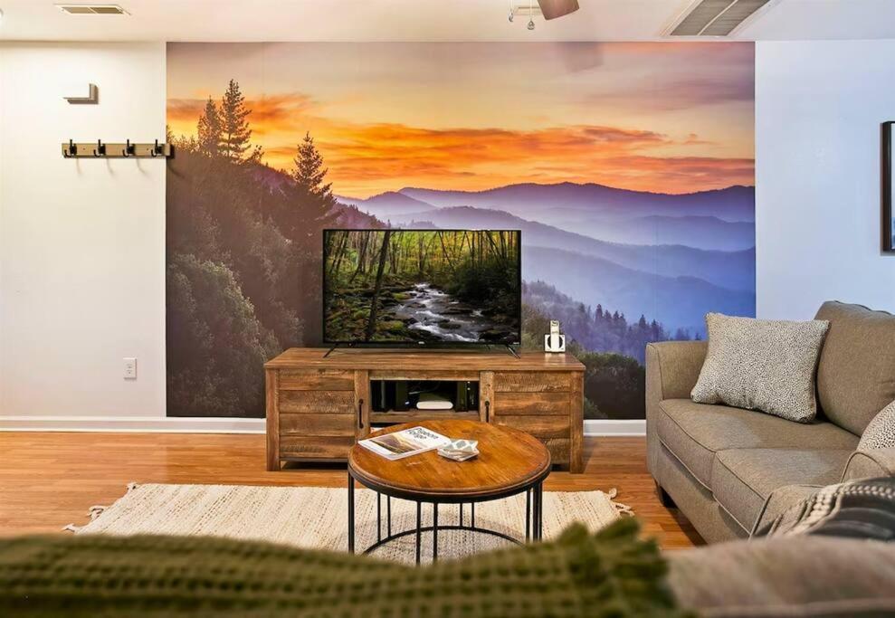 Willow Trace: Family Retreat, Hot Tub, Gaming! Pigeon Forge Esterno foto