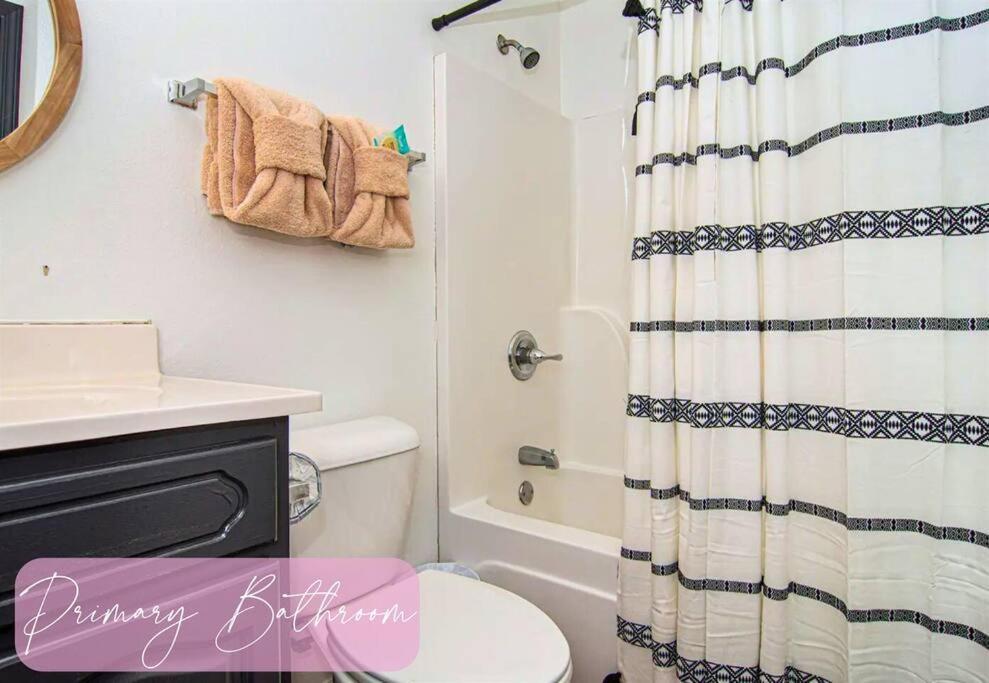 Willow Trace: Family Retreat, Hot Tub, Gaming! Pigeon Forge Esterno foto