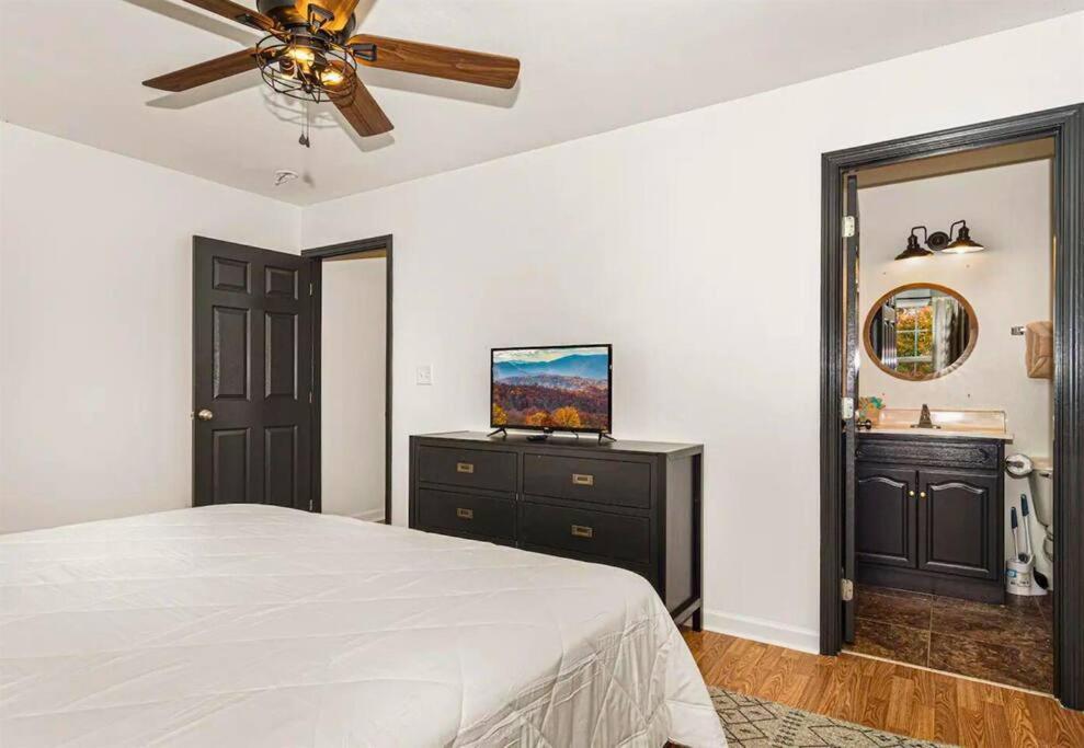 Willow Trace: Family Retreat, Hot Tub, Gaming! Pigeon Forge Esterno foto